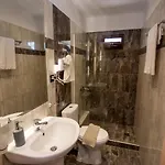Dimitra House סטאברוס